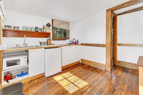 Blackwood Park Cottages image 21